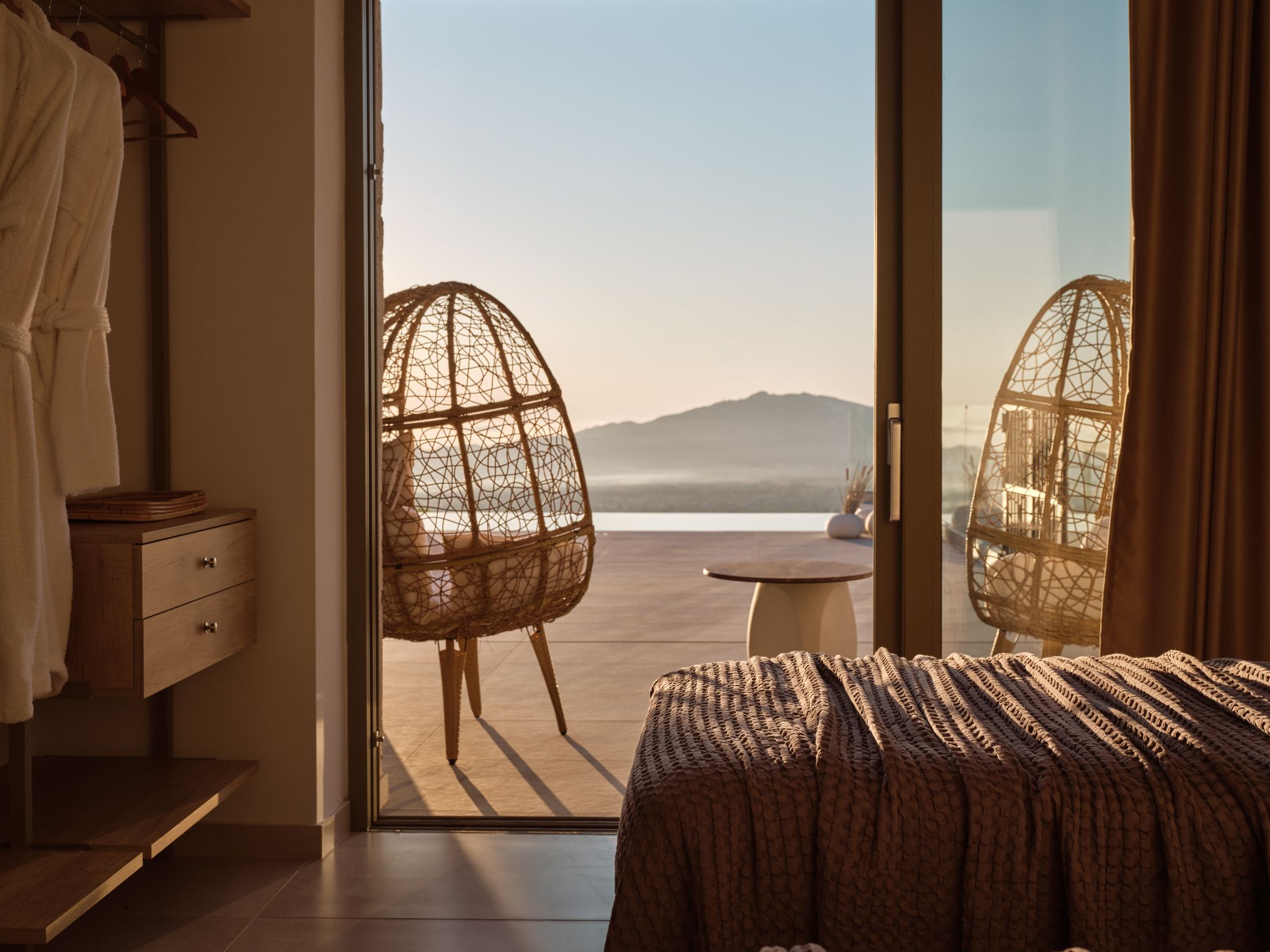 Sea-view bedroom suite with private balcony in Zante