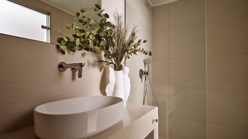 Bathroom with oval basin and rain shower – Segreto Del Lusso, Zakynthos