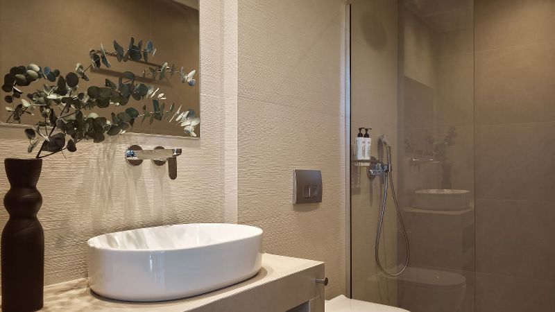 Bathroom with oval basin and shower – Segreto Del Lusso, Zakynthos