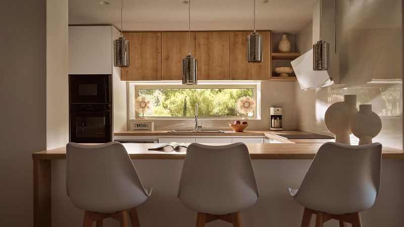 Kitchen island with bar stools – Segreto Del Lusso, Zakynthos